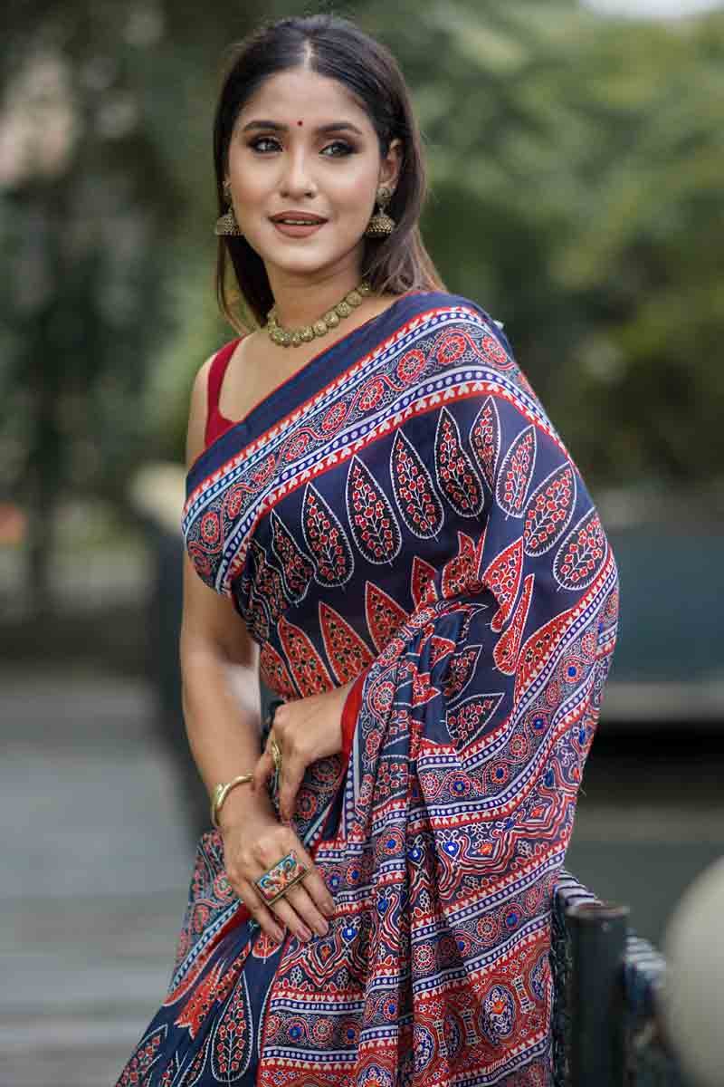 SARI-SIL-MAI-4231-19